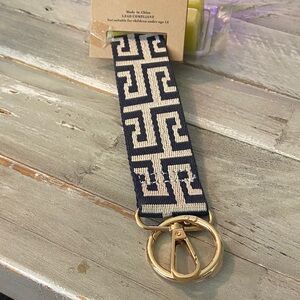 Boutique NWT Navy and Cream Wristlet Bag Strap & Keychain with Gold Hardware 8”